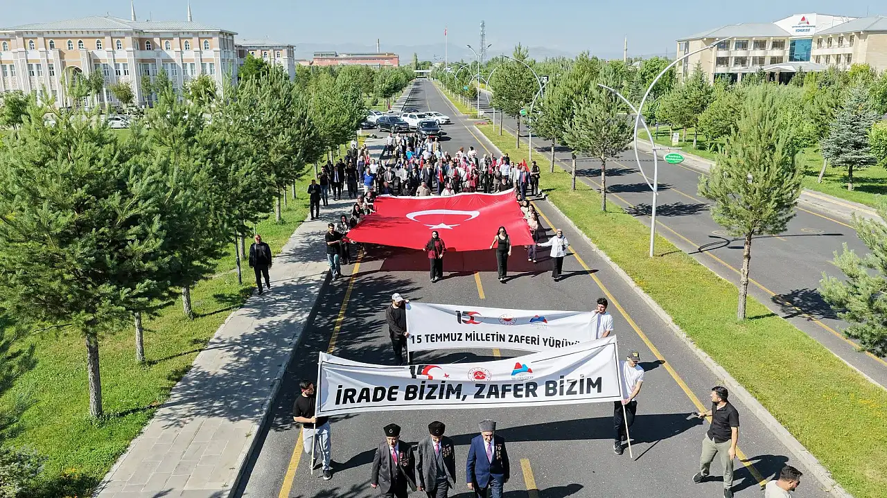 AİÇÜ'de 15 Temmuz için kortej yürüyüşü ve bisiklet turu düzenlendi