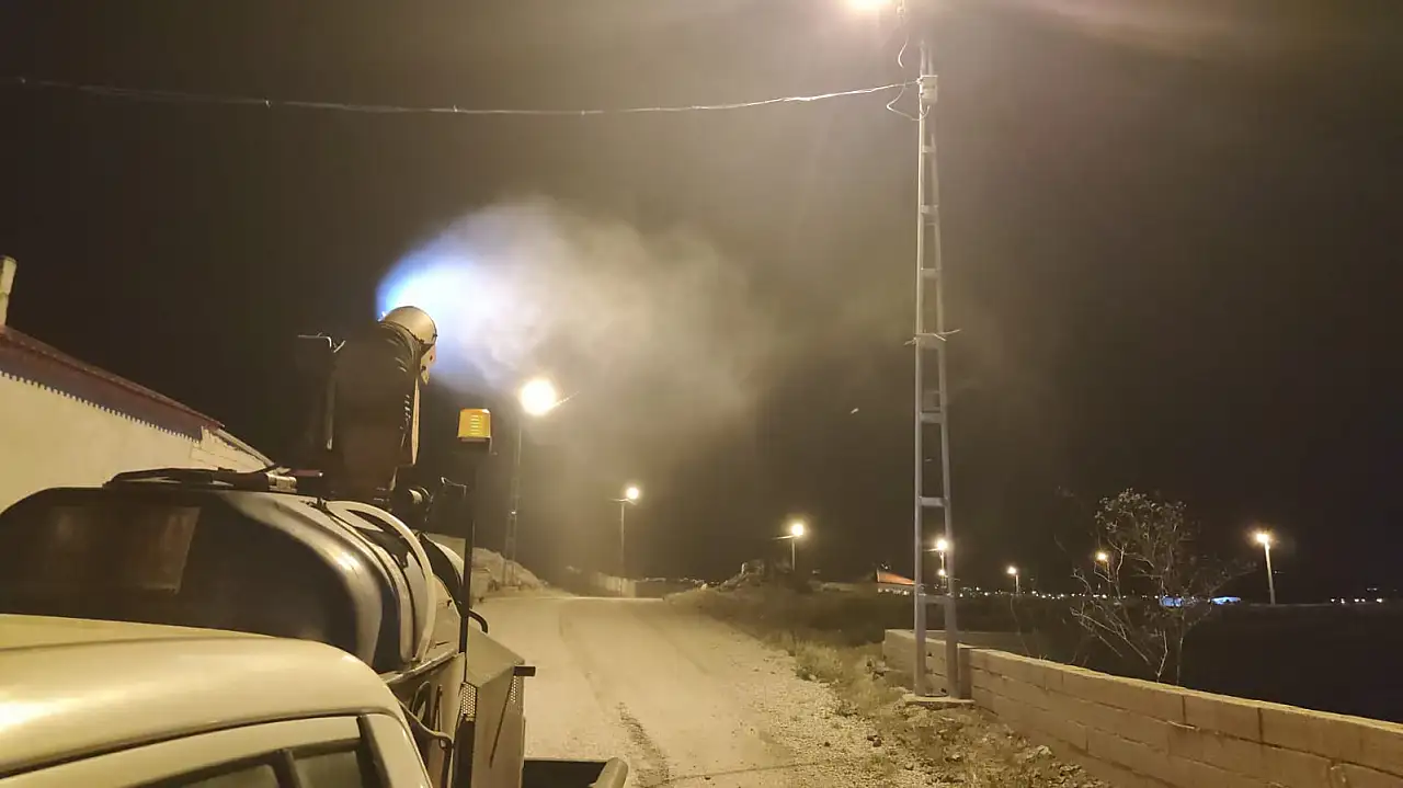 Doğubayazıt'ta halk sağlığı için kapsamlı ilaçlama çalışması