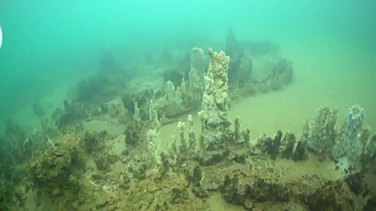 Van Gölü'nde Su Altı Peri Bacaları Bulundu