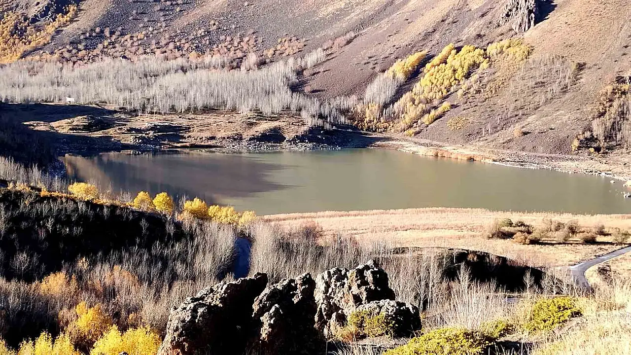 Nemrut Kalderası, Sonbaharın Renkleriyle Ziyaretçilerini Ağırlıyor
