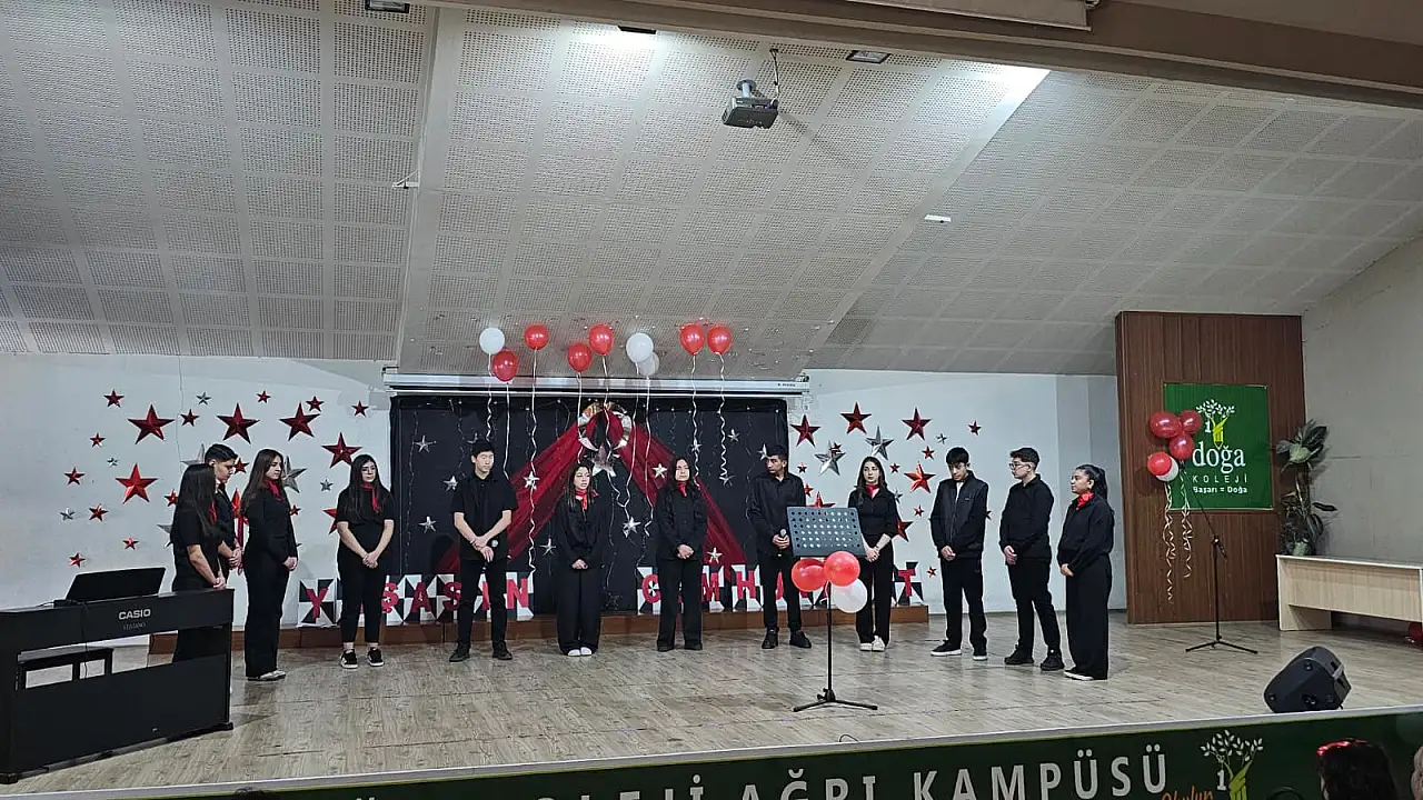 Ağrı Doğa Koleji, 29 Ekim Cumhuriyet Bayramı'nı coşkuyla kutladı