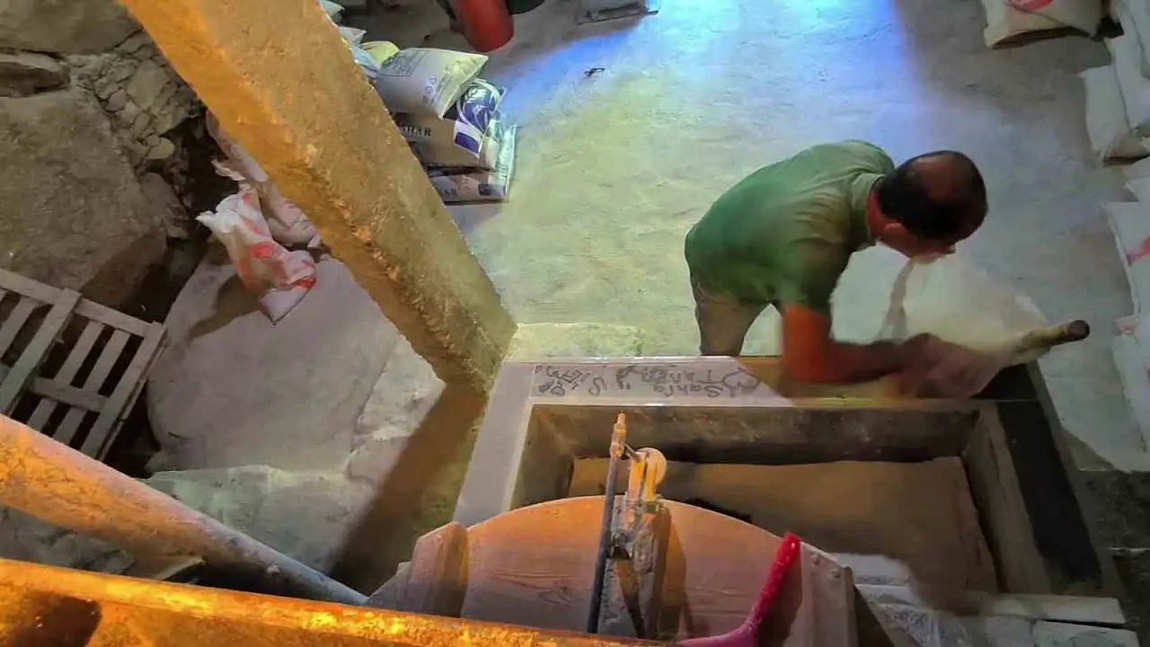 Asırlık su değirmeni, engelli sahibiyle geçmişi ve geleneği yaşatıyor