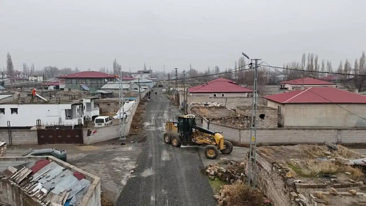 Iğdır Belediyesi'nden Karaağaç Mahallesi'nde Yol İyileştirme Çalışması