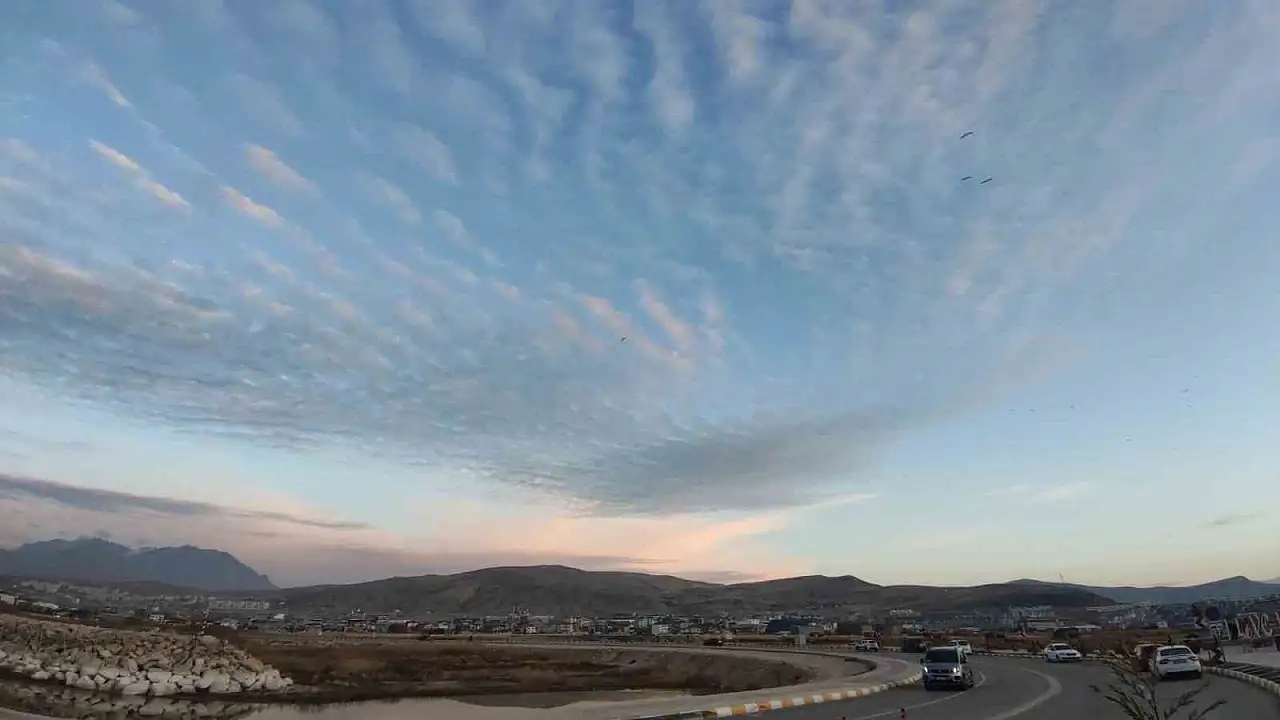 Van'da Sirrokümülüs Bulutları ile Görsel Şölen Oluştu