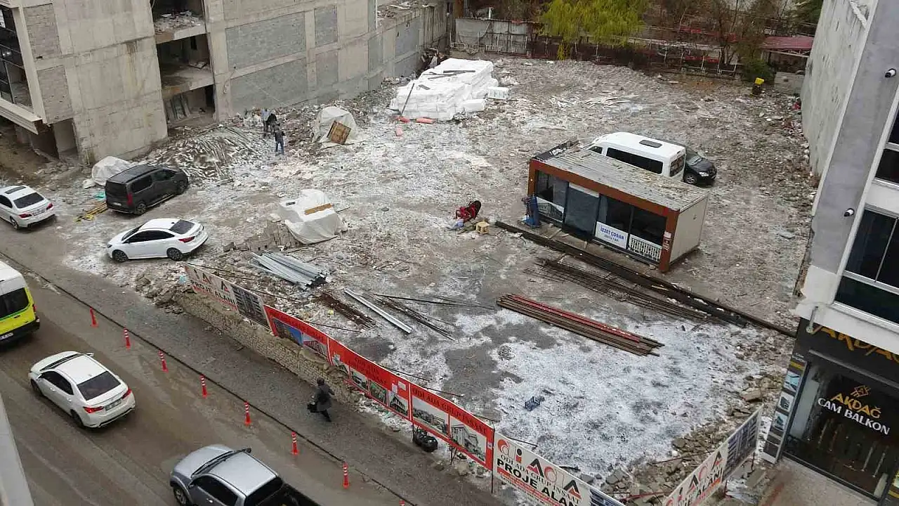 5 Soru 5 Cevap Konferansı Edremit'te Gençlerle B buluştu