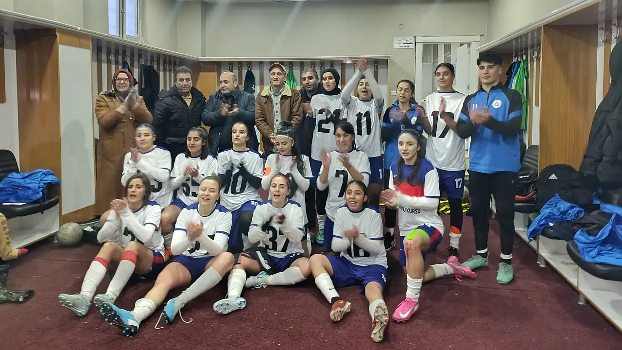 Ağrı Kadın FK'ya Barbaros'tan maddi destek