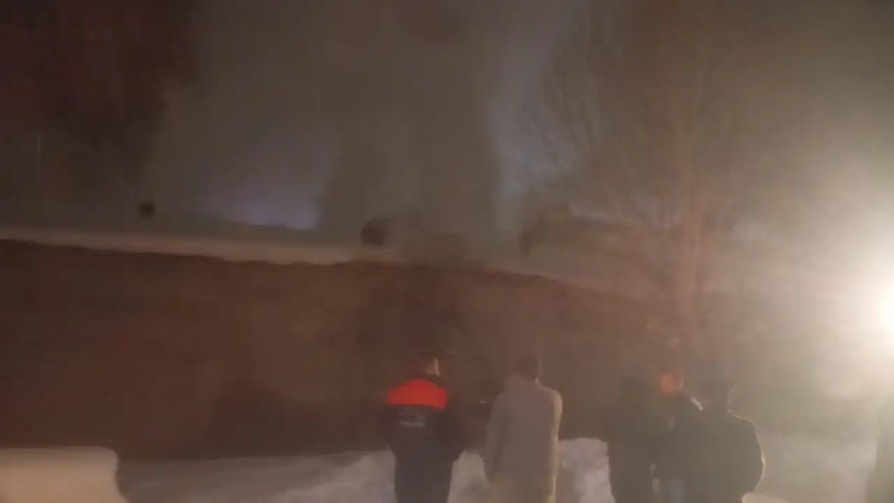 Çukurçayır Köyü'nde gece yarısı yangın paniği