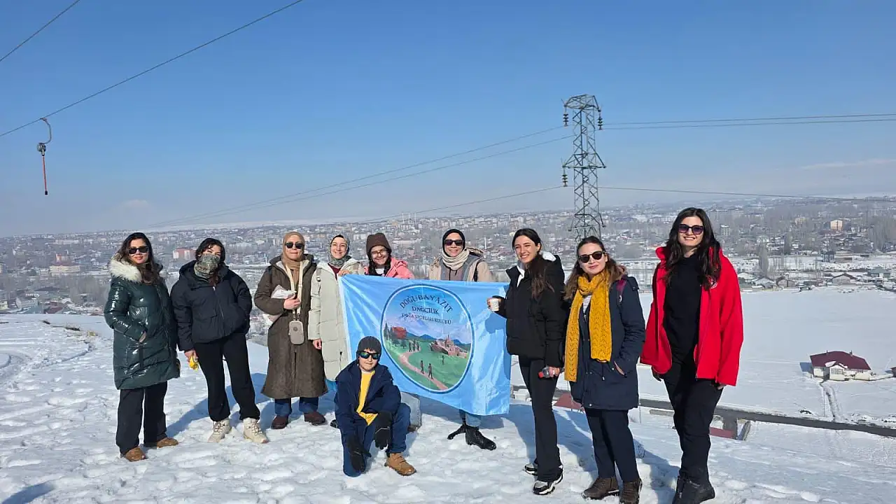 Doğubayazıtlı doğaseverler Küpkıran'da kayak yaptı