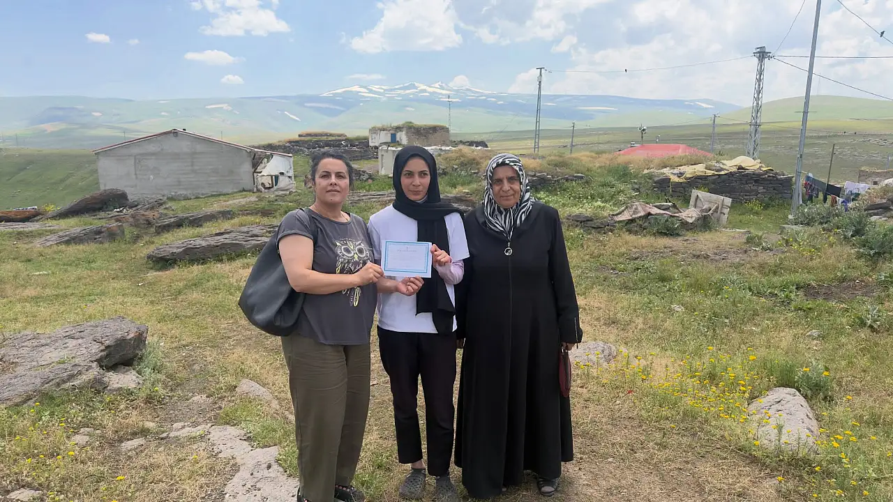 AK Parti Diyadin'den teşkilat üyelerine teşekkür belgesi