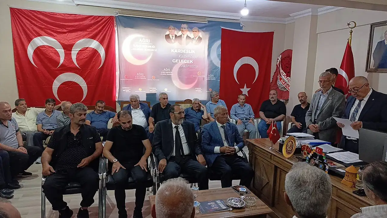 MHP Ağrı Merkez İlçe Kongresinde Vezat Aksoy yeniden başkan seçildi