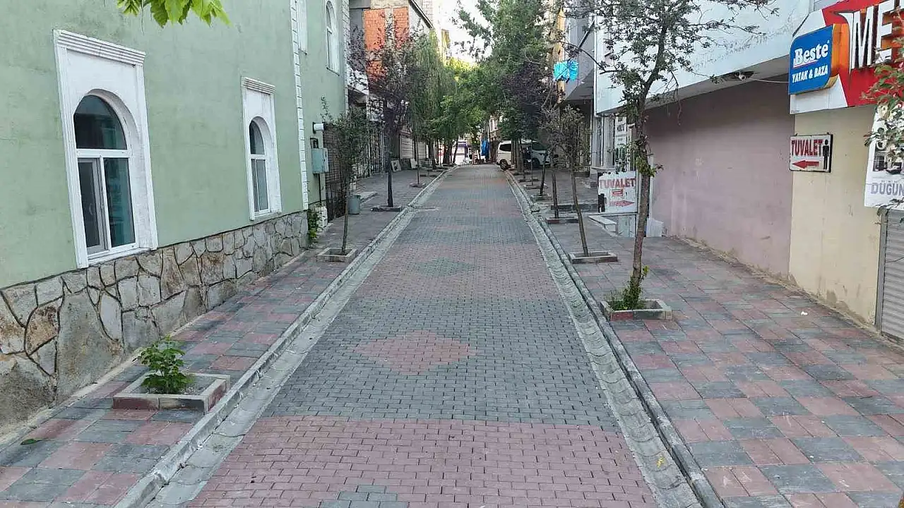 Patnos'ta Buhara Çarşısı yenilenen yüzüyle hizmete açıldı