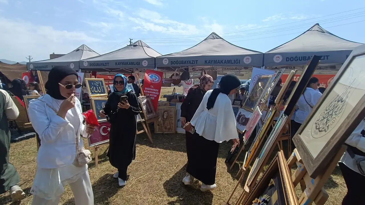 Balık Gölü Festivali'nde Doğubayazıt ADEM stantlarına yoğun ilgi