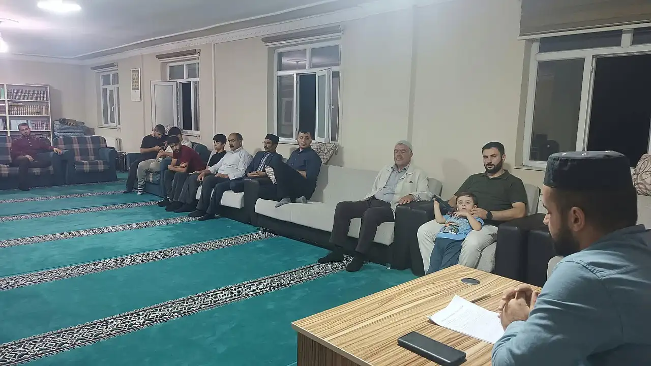 Diyadin'de 'ANLA&YAŞA' sohbetleri devam ediyor