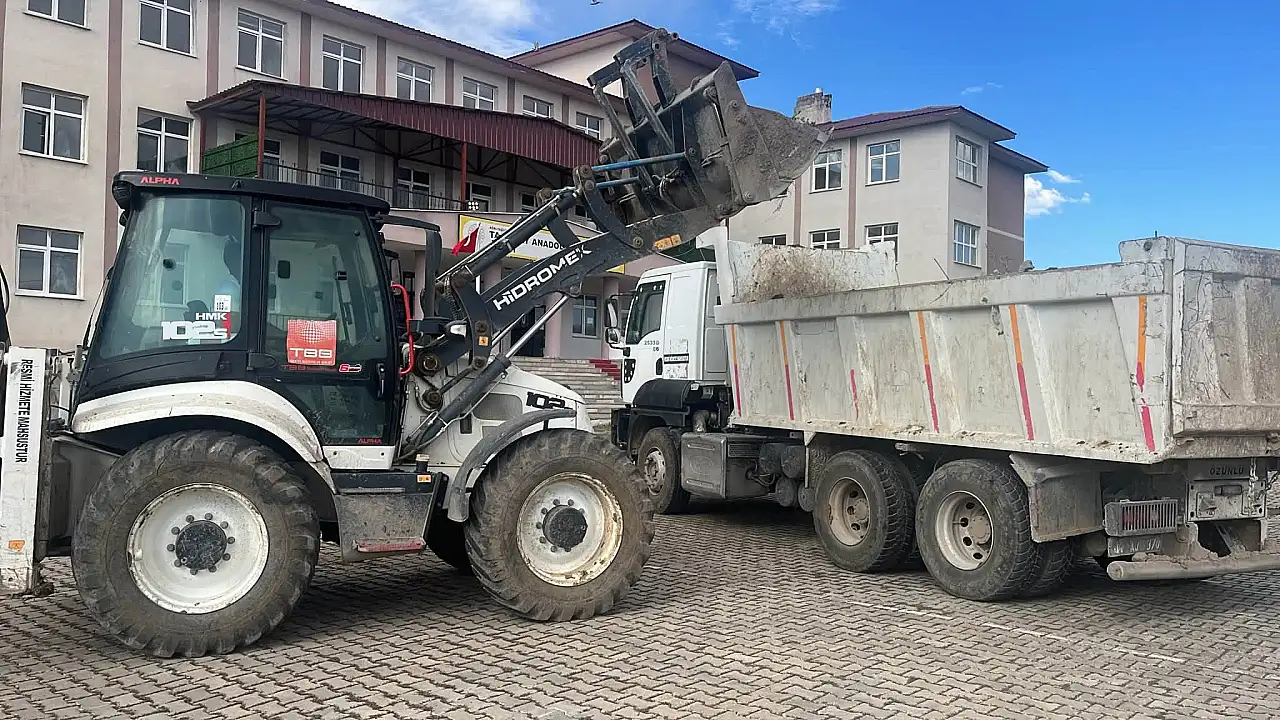 Taşlıçay'da okullar yeni eğitim yılına hazırlanıyor