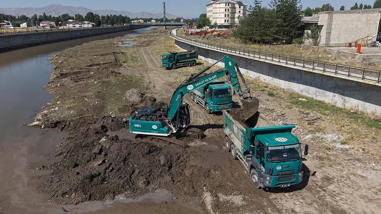 Ağrı Millet Bahçesi'nde temizlik seferberliği