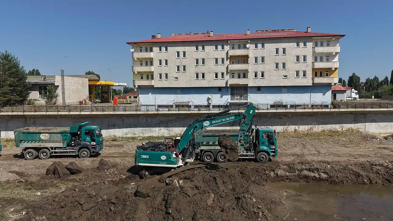 Ağrı Millet Bahçesi'nde temizlik seferberliği