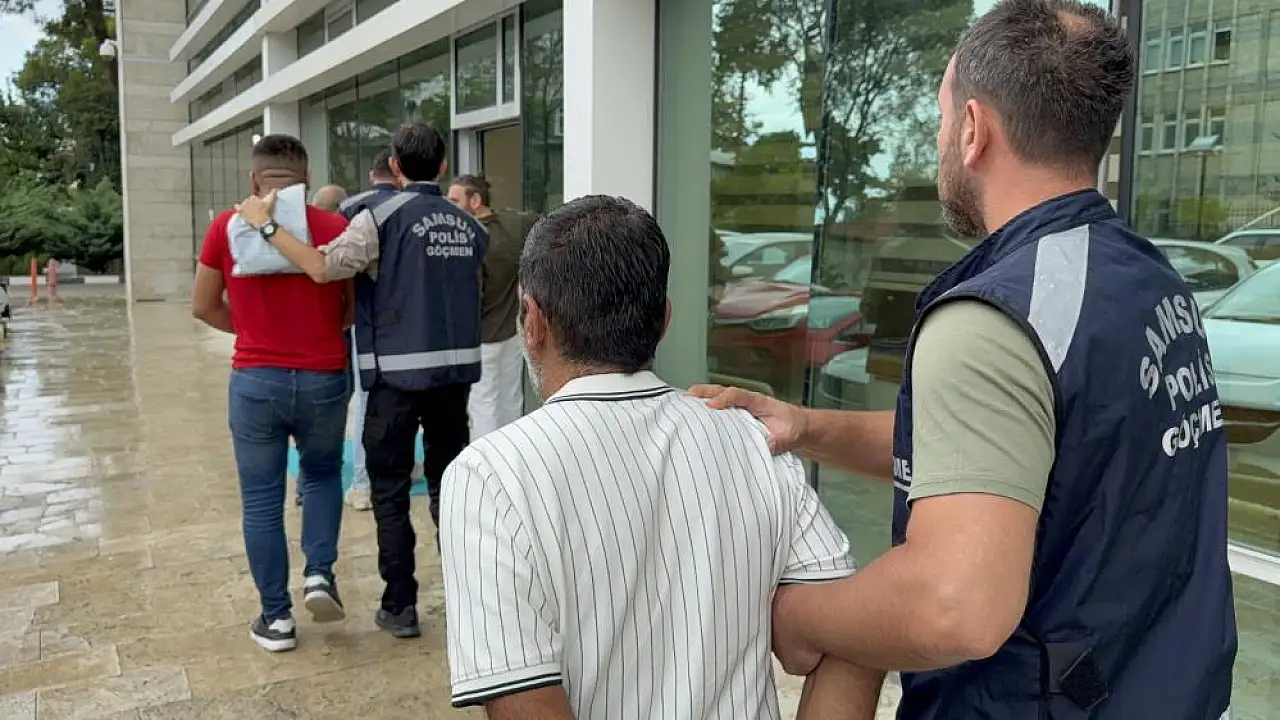 Ağrı'dan İstanbul'a giden göçmen kaçakçılarına operasyon