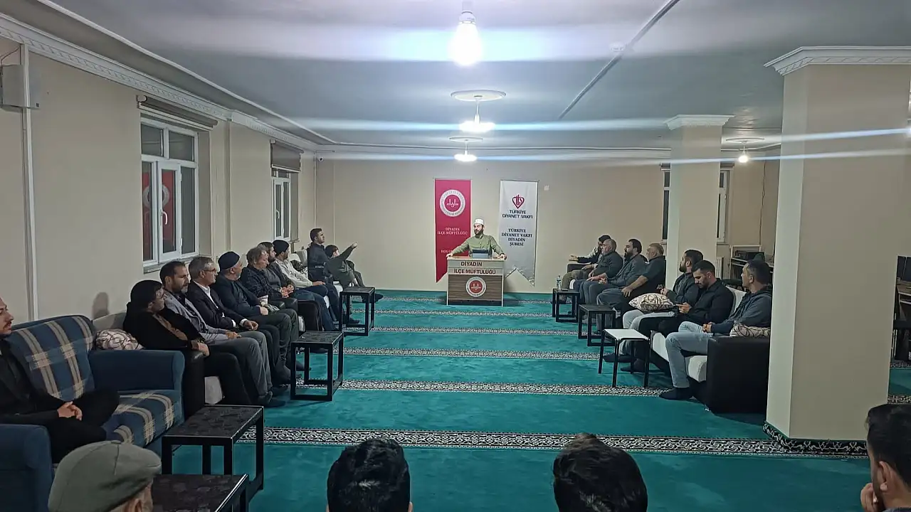 Diyadin'de 'Anla ve Yaşa' sohbetlerinde beş temel zaruret anlatıldı