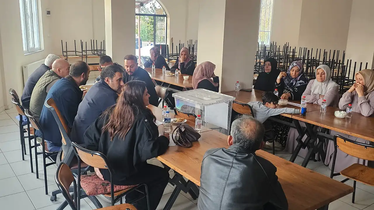 Doğubayazıt'ta halk sandığa gitti! İlk sonuçlar açıklandı
