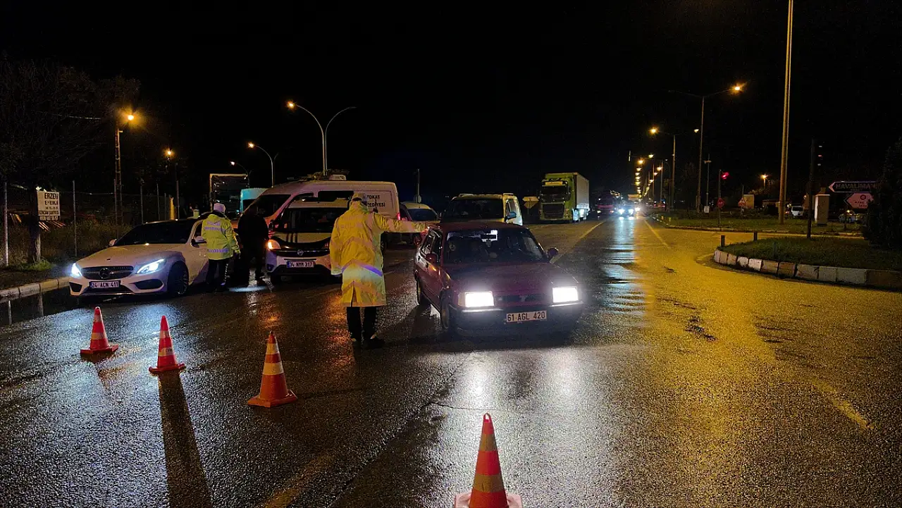 Ağrı'dan Erzurum ve Erzincan'a gidecekler dikkat! Yol yeniden açıldı