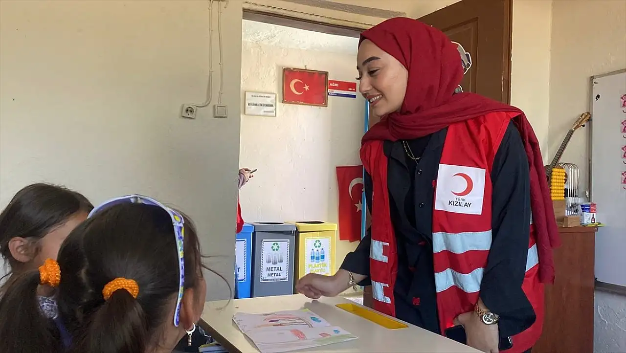 Doğubayazıt'ta kız çocuklarından dünyaya anlamlı mesaj