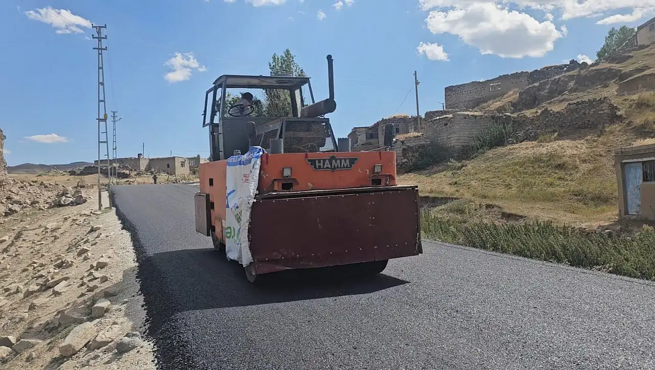 Doğubayazıt'ta grup köy yolunun 3,5 kilometrelik bölümü asfaltlandı