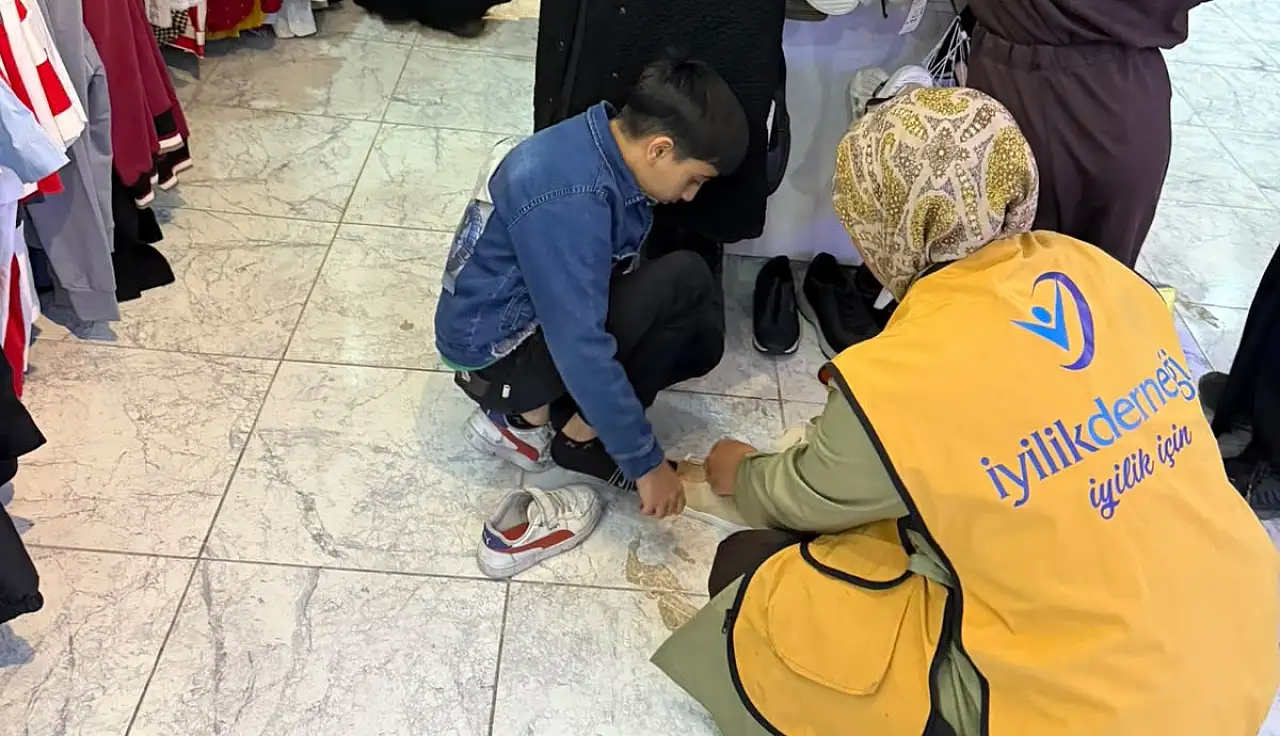 Doğubayazıt'ta ihtiyaç sahipleri ücretsiz alışveriş yapıyor