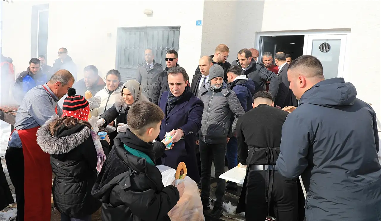 Bitlis'te koruma altındaki çocuklar kayak etkinliğinde doyasıya eğlendi