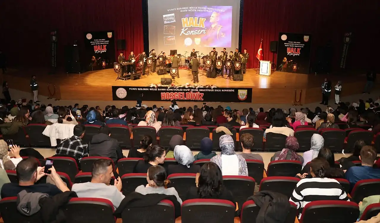 90'lı yılların ezgileri Ağrı'da yankılandı