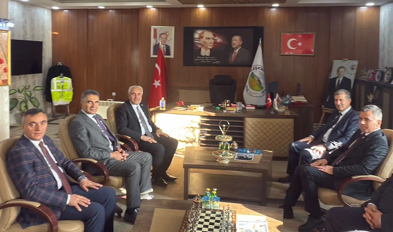 Rektör Gülçin'den Eleşkirt Belediye Başkanı Başkan Yakut'a ziyaret