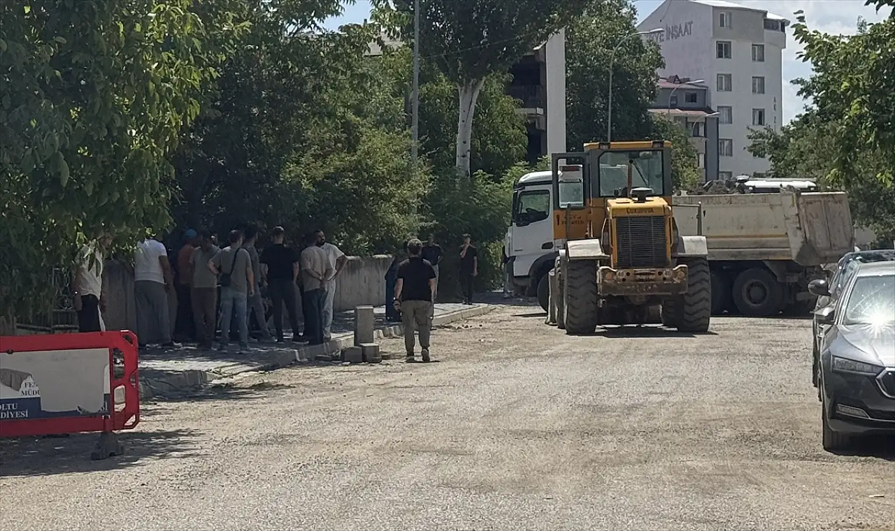 Erzurum'da iş makinesinin çarptığı 88 yaşındaki adam hayatını kaybetti