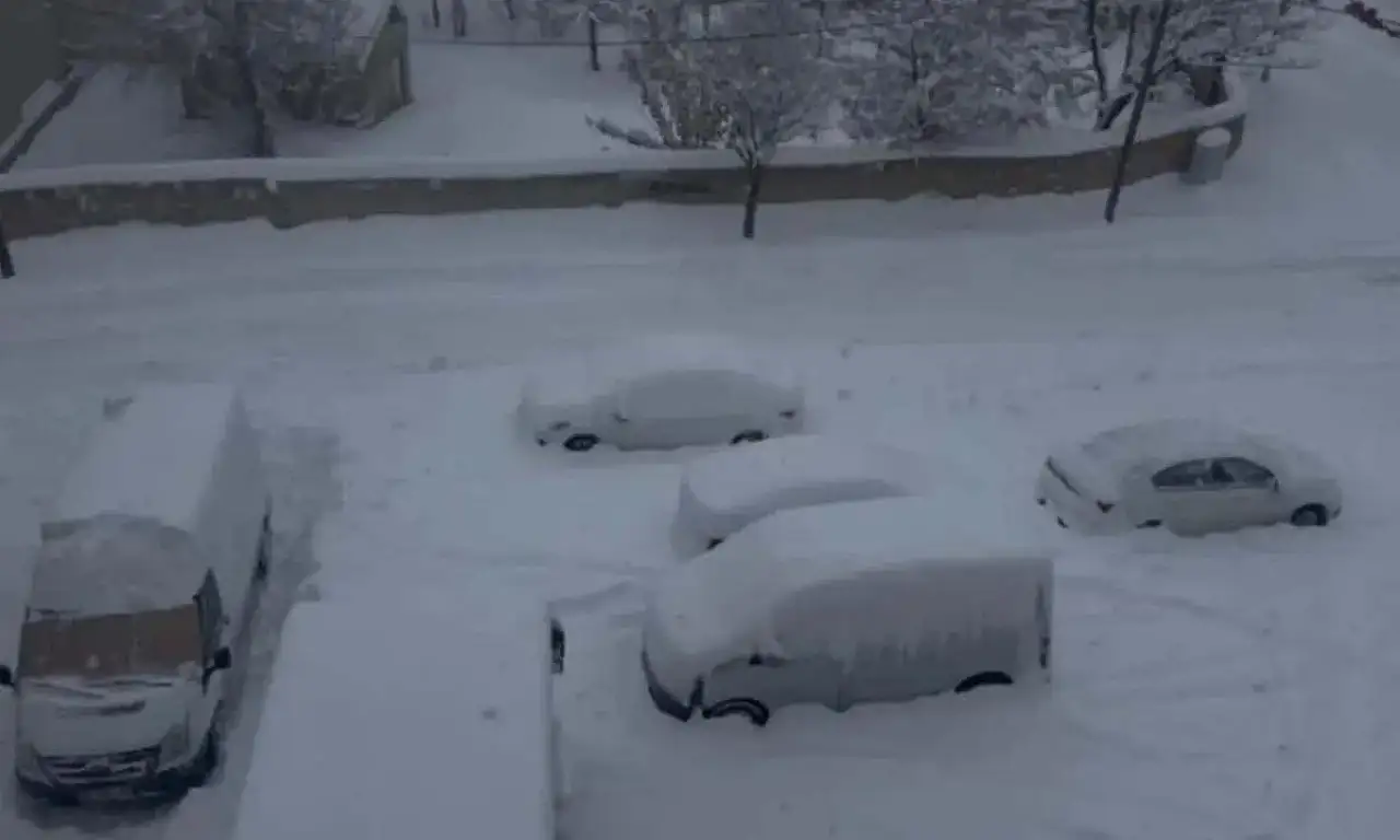 Ağrı'da Okullar Tatil mi? 2 Ocak Cuma Yarın Kar Tatili Var mı?