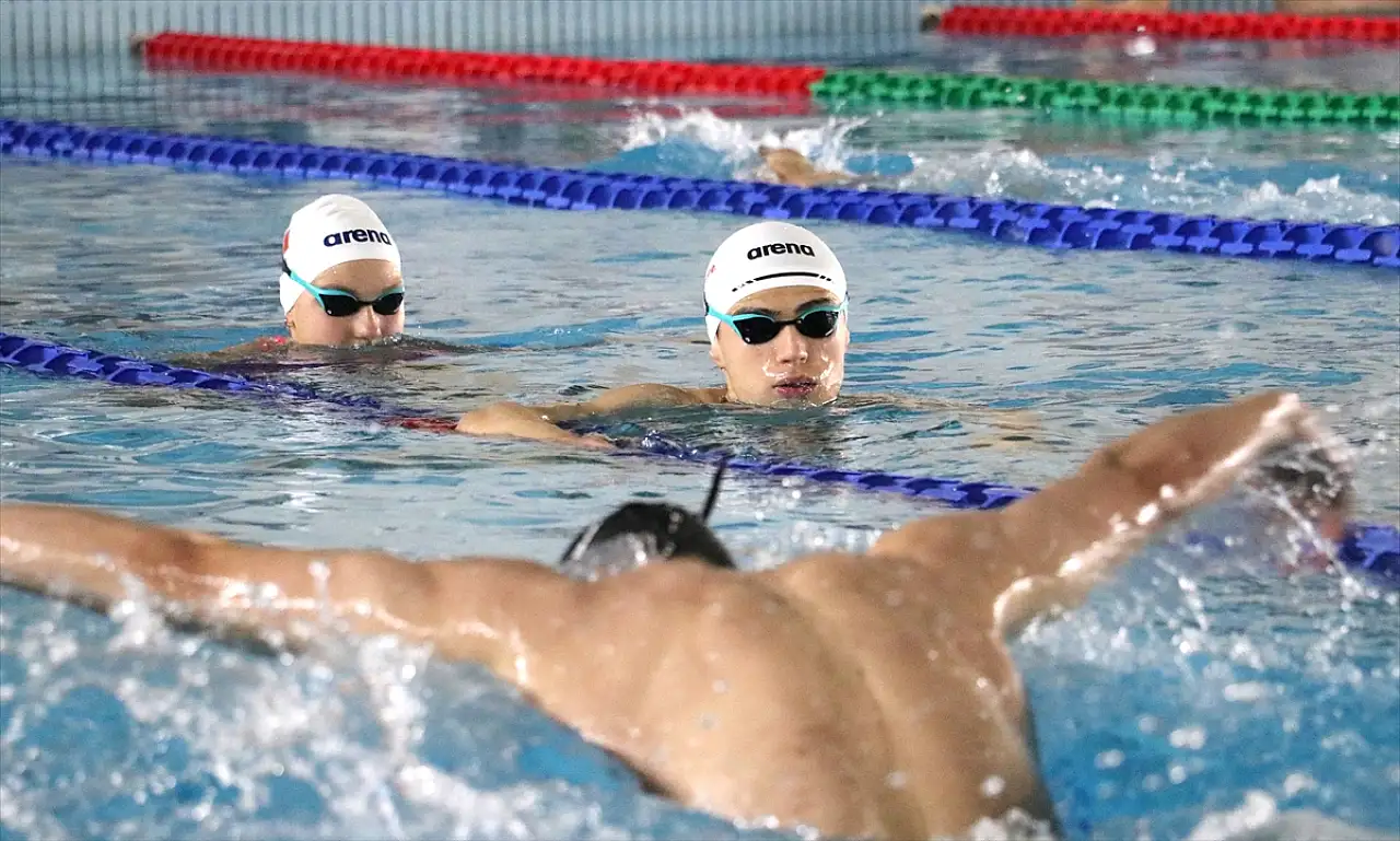 Rumen milli yüzücüler güç depolamak için yeniden Erzurum'u tercih etti