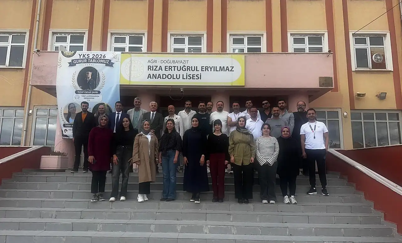 Doğubayazıt'ta eğitim yöneticilerinden liseye sabah ziyareti