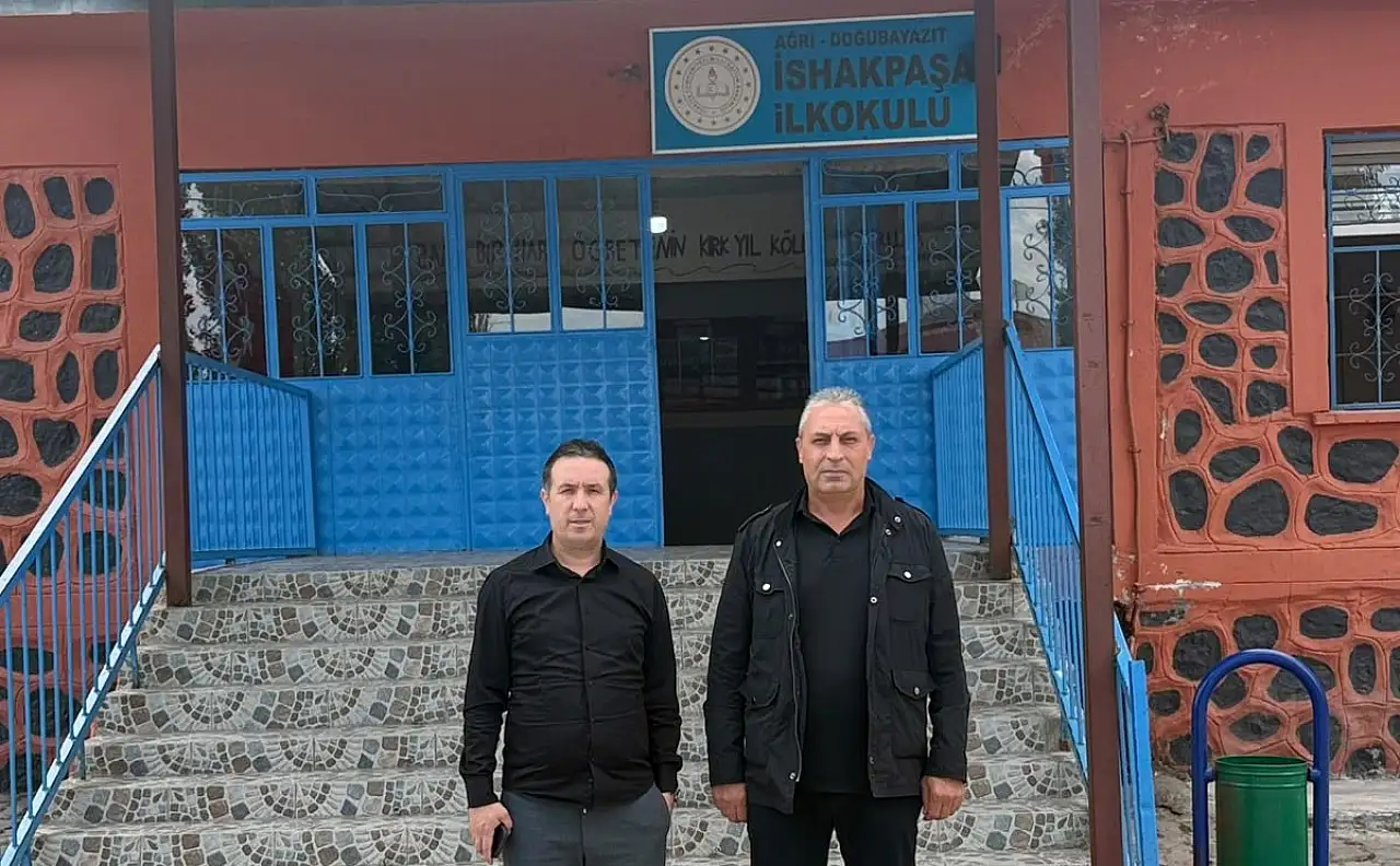 Atatürkçü Düşünce Derneği'nden Doğubayazıt'ta öğrencilere destek