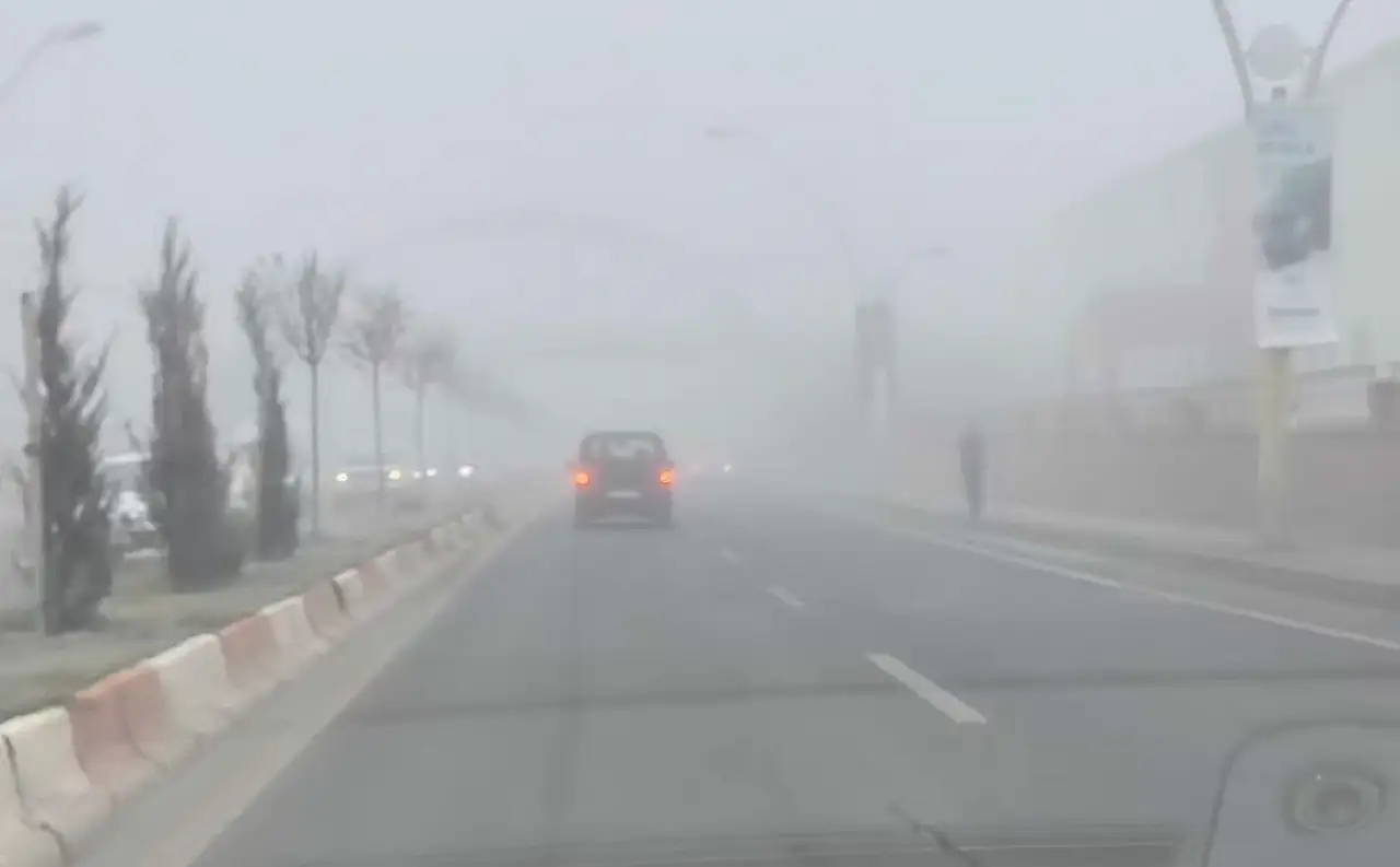 Meteoroloji uyarmıştı, Ağrı'da sabahı sis kapladı