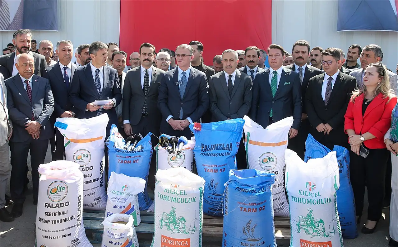 Van'da 13 bin 402 çiftçiye 13 bin 956 ton tohum desteği