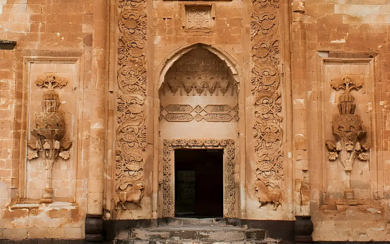 Doğubayazıt'ın Tarihi İhtişamı |İshak Paşa Sarayı hakkında Bilinmeyenler