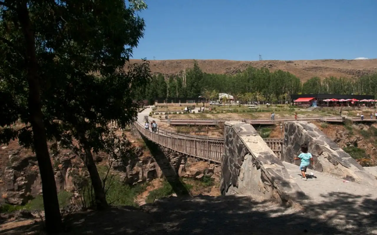 Van Muradiye Şelalesi Hakkında Bilinmeyenler | Muradiye Şelalesi