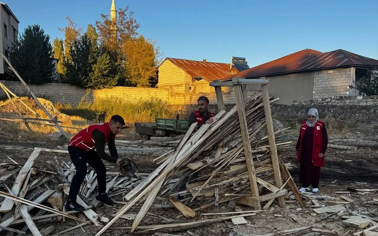 Kızılay'dan Patnos'taki Öğrencilere Kış Desteği