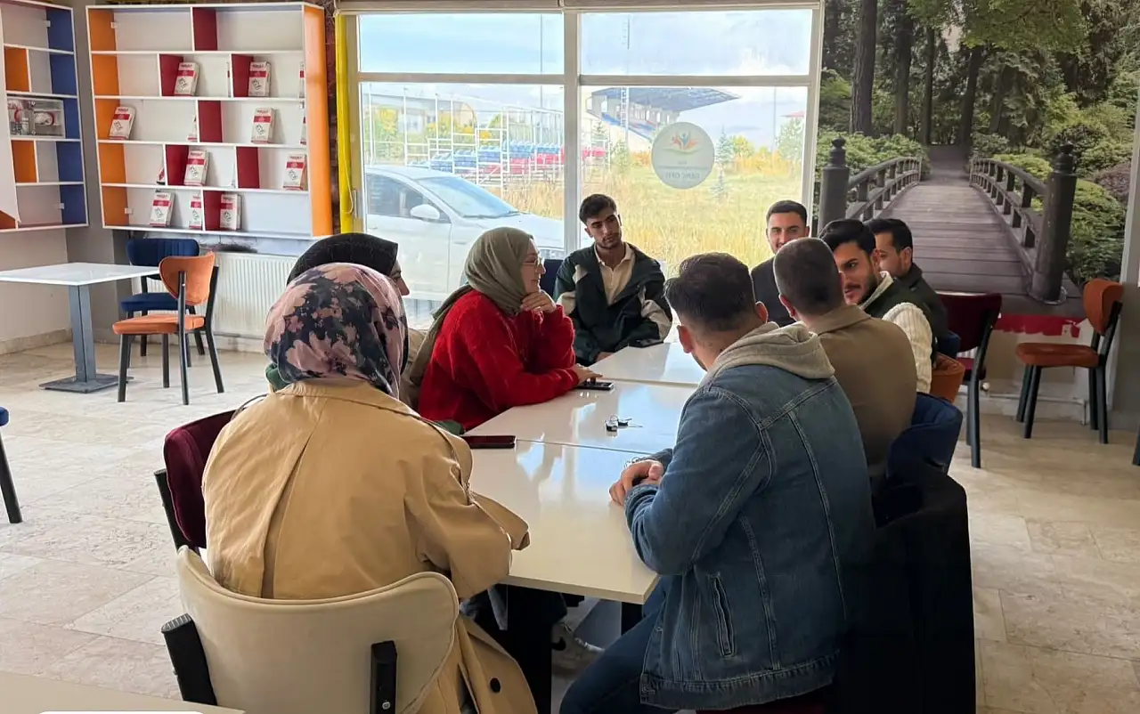 Ağrı'da gençlerin projeleri masaya yatırıldı! ÜNİDES için yeni toplantı