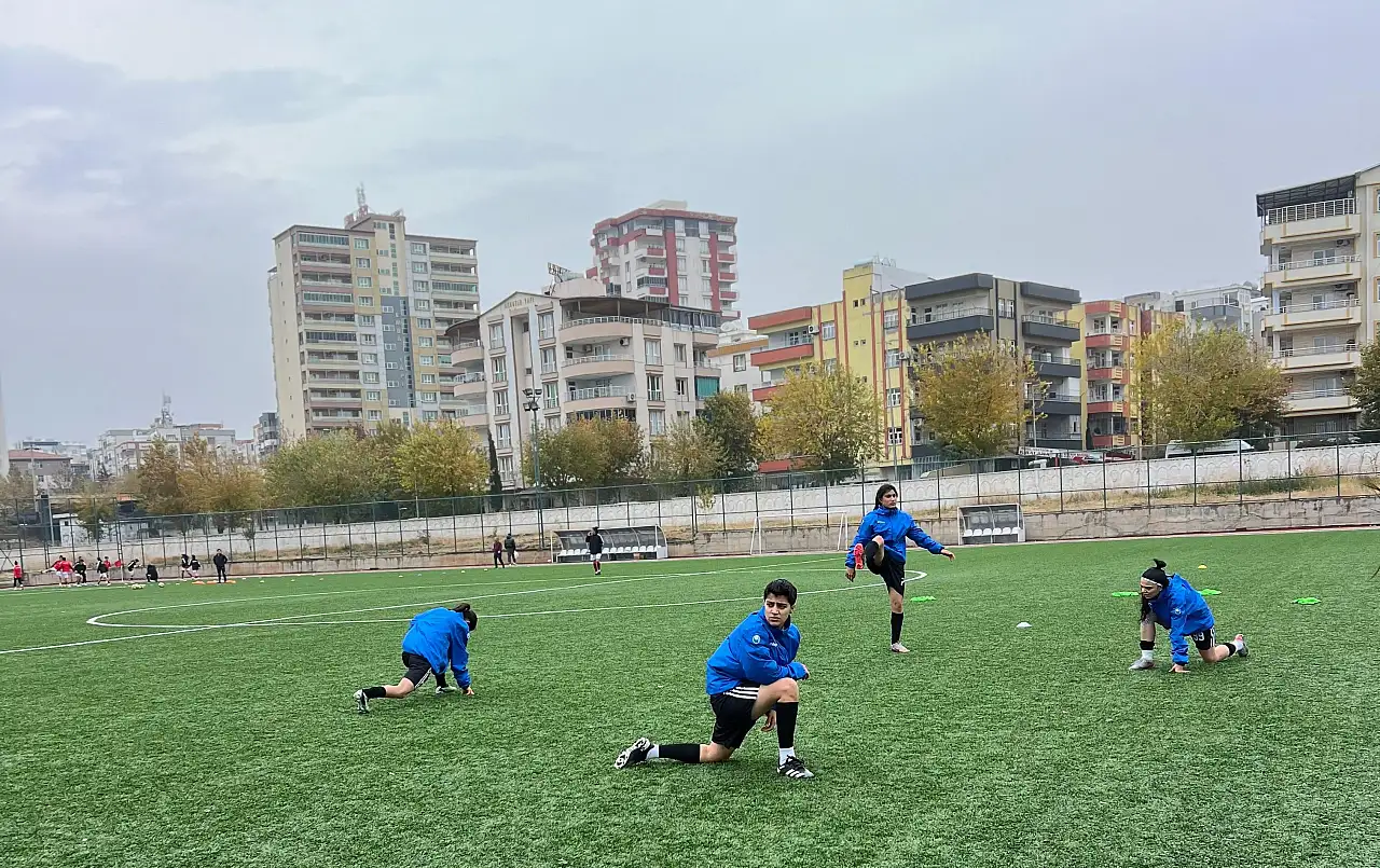 Ağrı'nın kızları zorluklara rağmen siverek deplasmanına çıktı