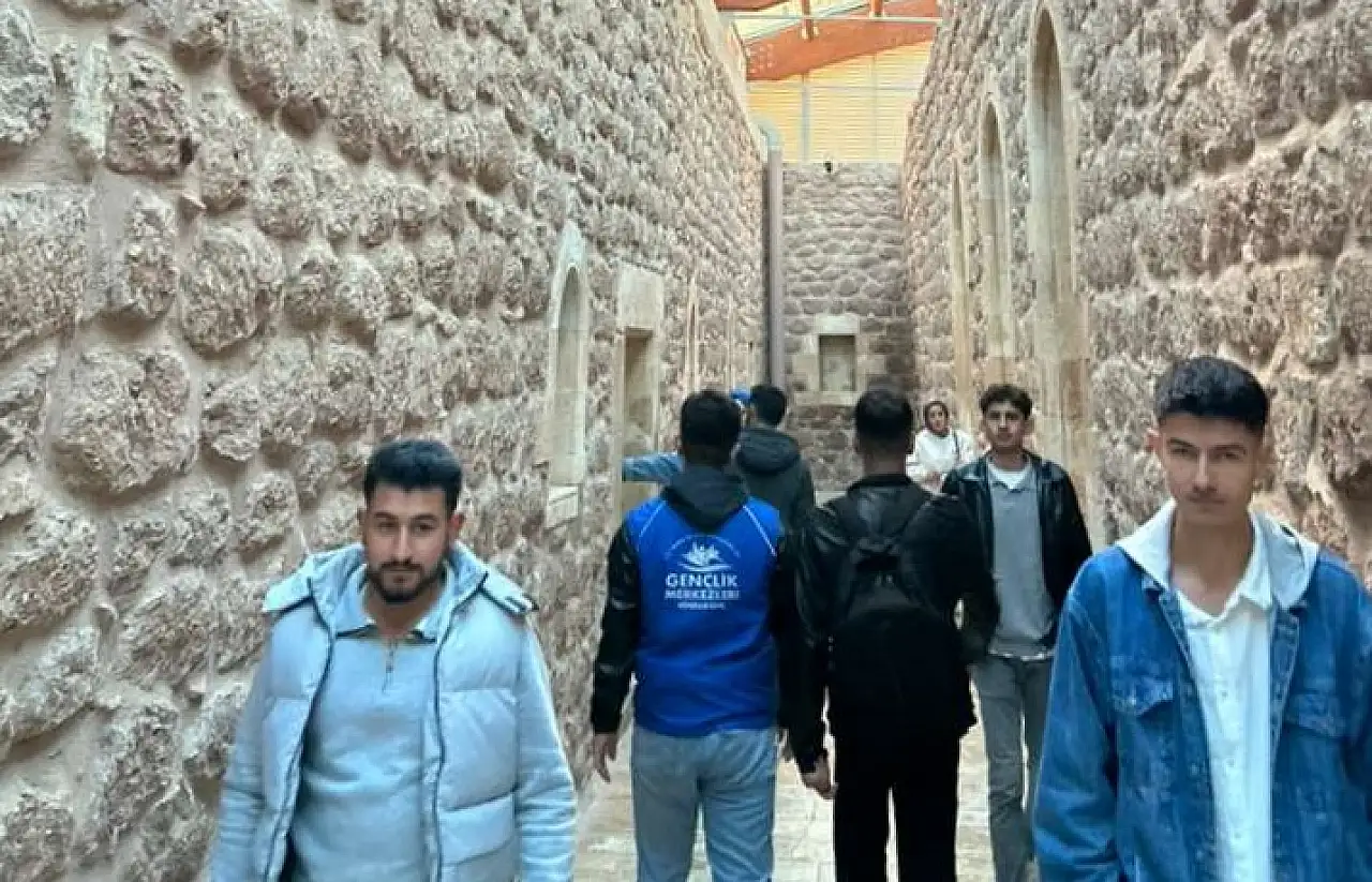 Doğubayazıt Gençlik Merkezi, öğrencileri tarihle buluşturdu