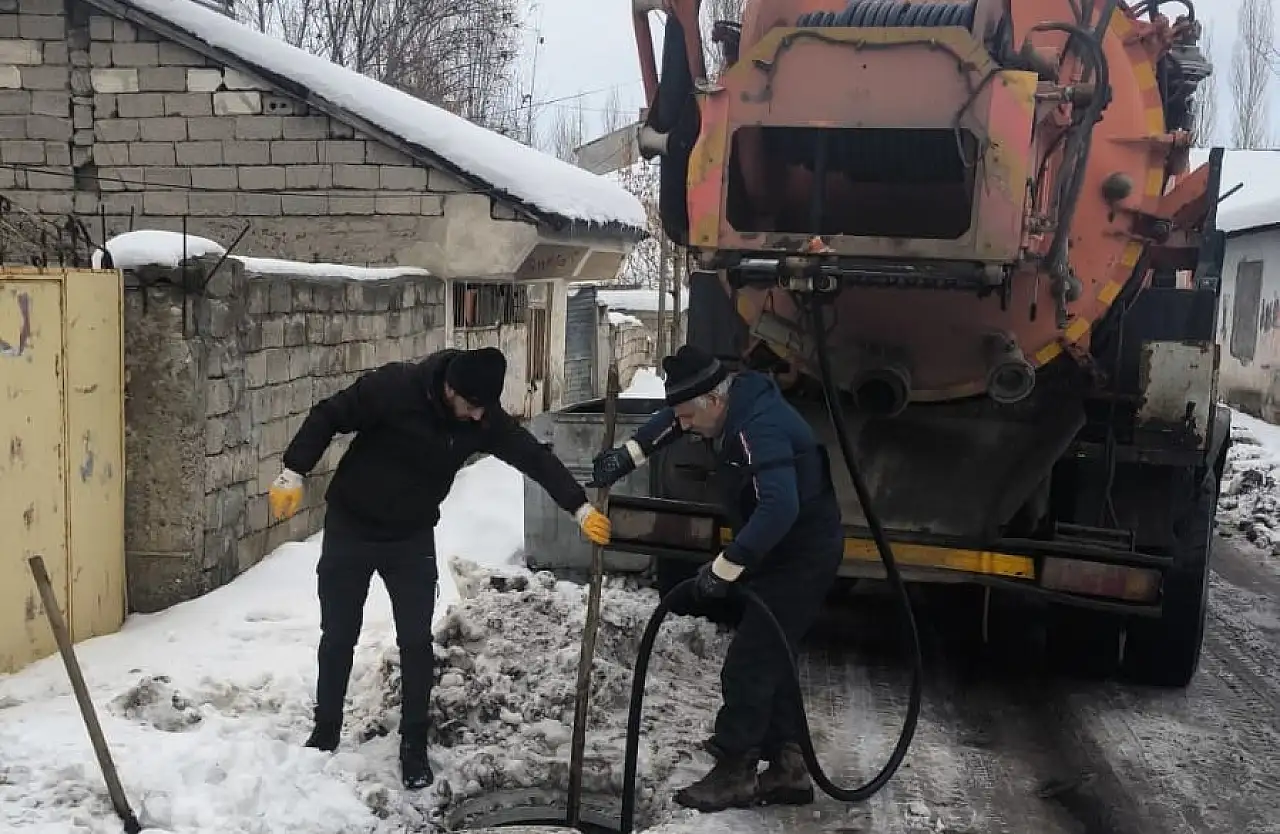 Ağrı'da su ve kanalizasyon ekipleri sahada
