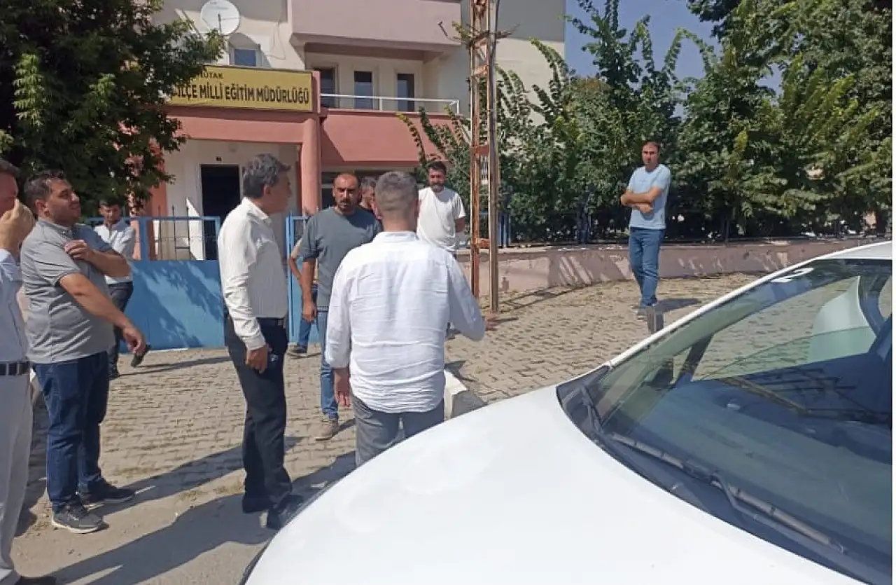 Çakan, Tutak'taki direksiyon sınavını yerinde takip etti