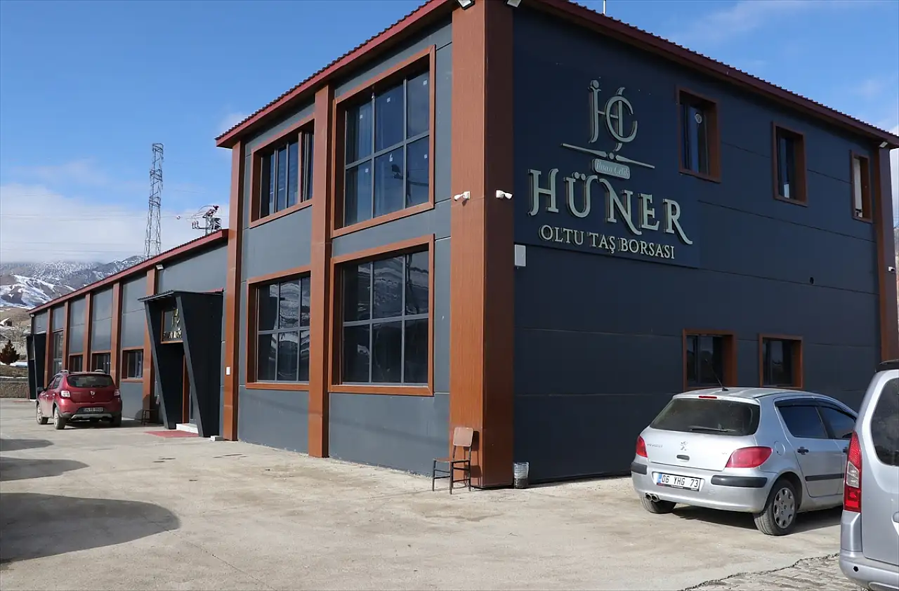 Erzurum'un oltu taşı, 50 metrekareden 500 metrekarelik imalathaneye taşındı