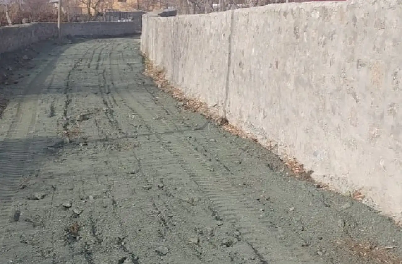 Iğdır İl Özel İdaresi'nden Köy Yollarında Yoğun Mesai