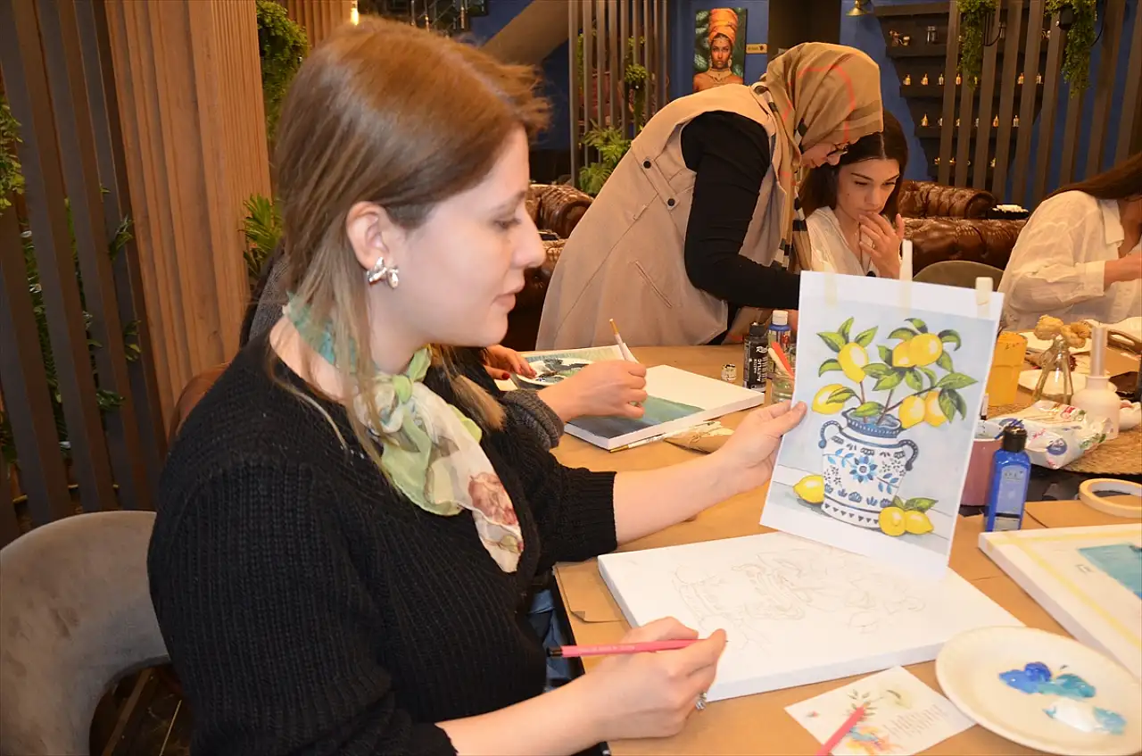 Muş'ta kadınlar sanatla buluşuyor