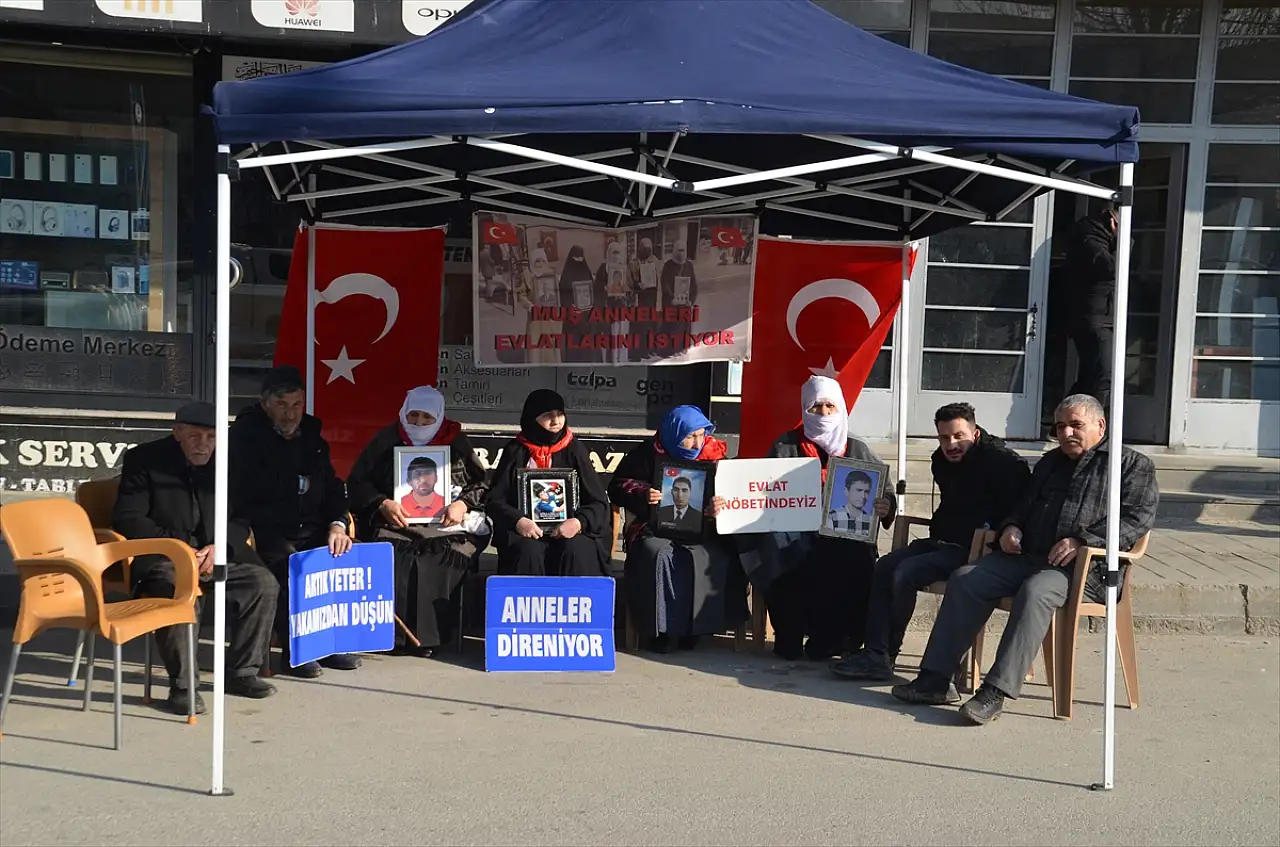 Evlat hasreti Muş'ta dinmiyor!