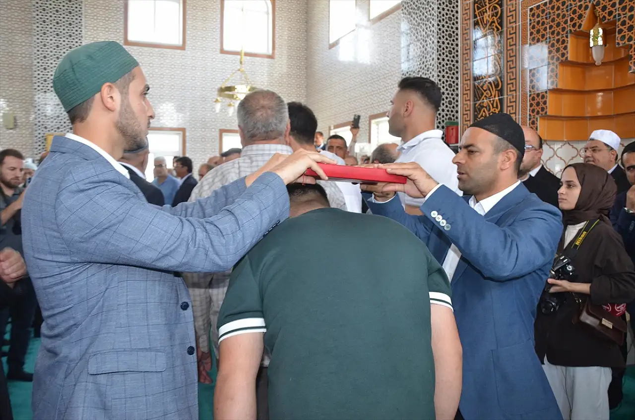 Muş'ta iki yıldır süren husumet camide barışla noktalandı